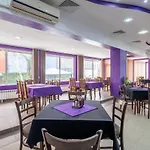 Julia Rooms